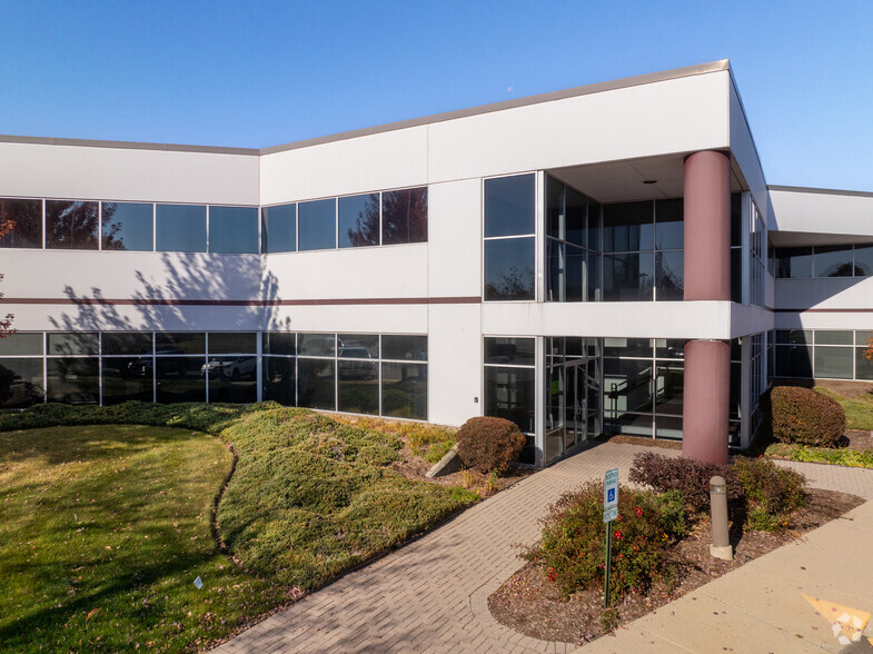 1391 Corporate Dr, Mchenry, IL en venta - Foto del edificio - Imagen 3 de 20