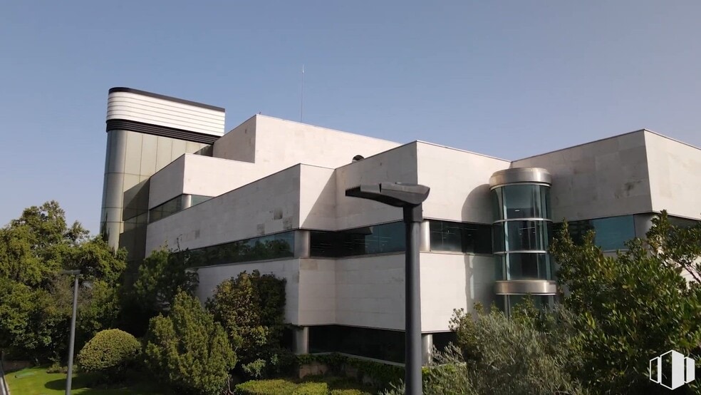 Calle Severo Ochoa, 2, Las Rozas de Madrid, Madrid en alquiler - Vídeo de anuncio comercial - Imagen 2 de 35