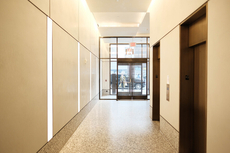 121 Varick St, New York, NY en venta - Lobby - Imagen 2 de 8