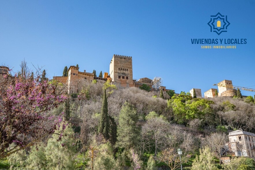 Calle Gumiel de San Pedro, 4, Granada, Granada en venta - Foto del edificio - Imagen 1 de 50