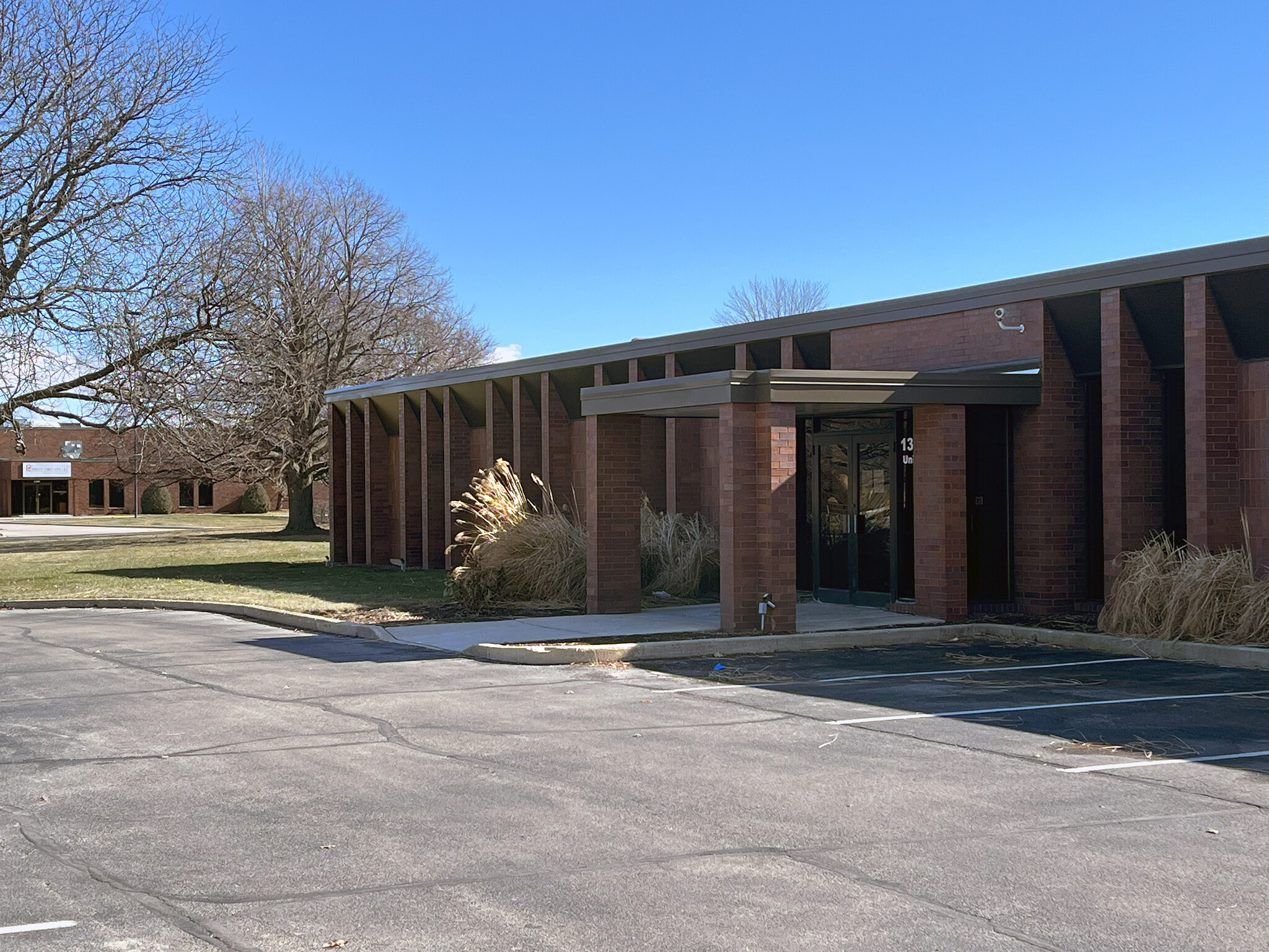 1355 Holmes Rd, Elgin, IL en alquiler Foto del edificio- Imagen 1 de 5