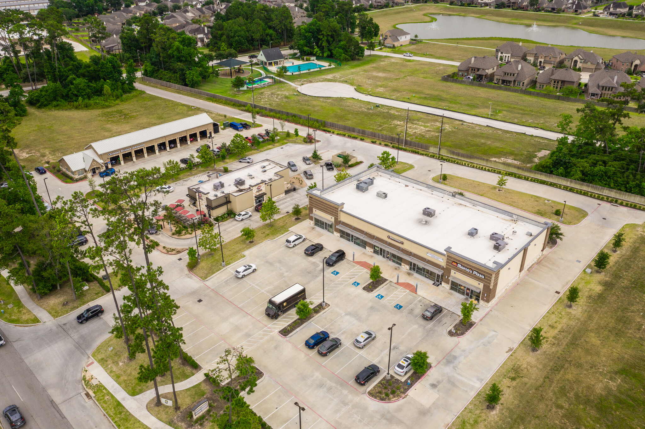 1310 Northpark Dr, Kingwood, TX en alquiler Foto del edificio- Imagen 1 de 17