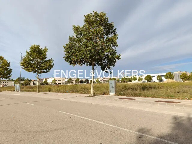 Terreno en Vilafranca del Penedès, Barcelona en venta - Foto del edificio - Imagen 2 de 3