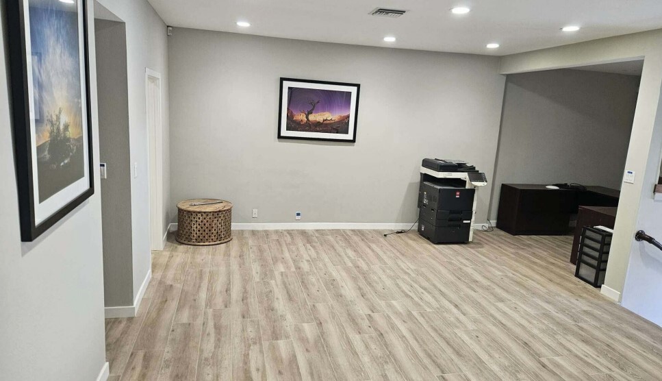 9924 Commerce Ave, Tujunga, CA en venta - Foto del edificio - Imagen 2 de 2