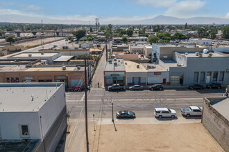 809 Baker St, Bakersfield, CA - VISTA AÉREA  vista de mapa - Image1