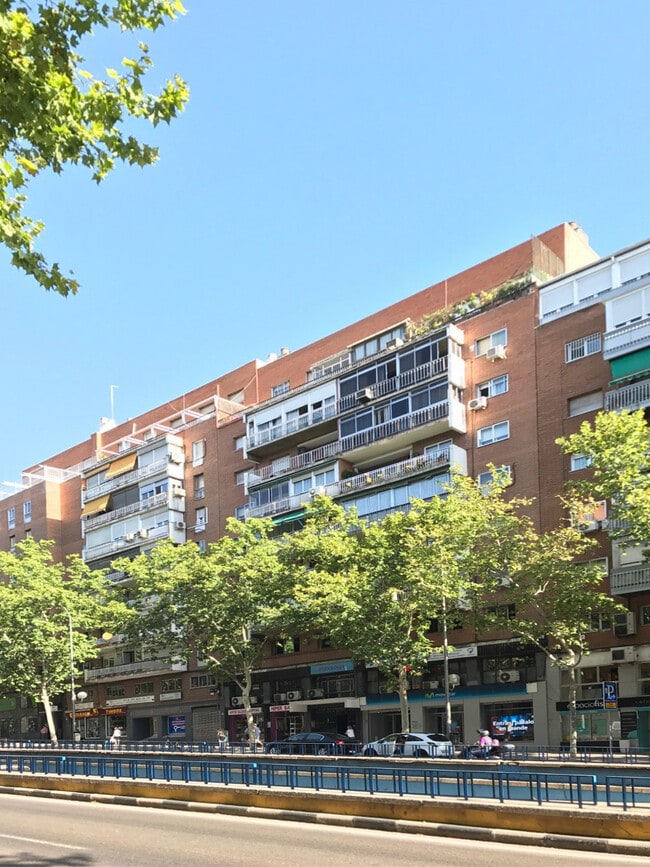 Más detalles de Avenida de Mediterráneo, 7, Madrid - Oficina en alquiler