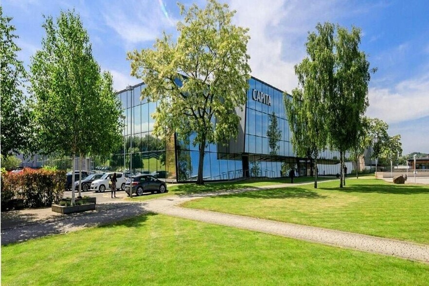 2 Millshaw Park Ln, Leeds en alquiler - Foto del edificio - Imagen 2 de 7