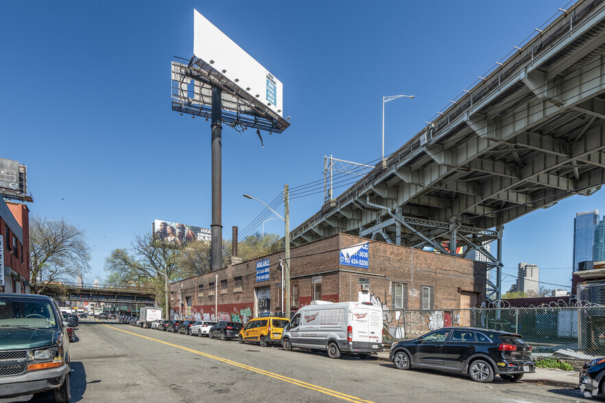 25-25 51st Ave, Long Island City, NY en alquiler - Foto del edificio - Imagen 3 de 5