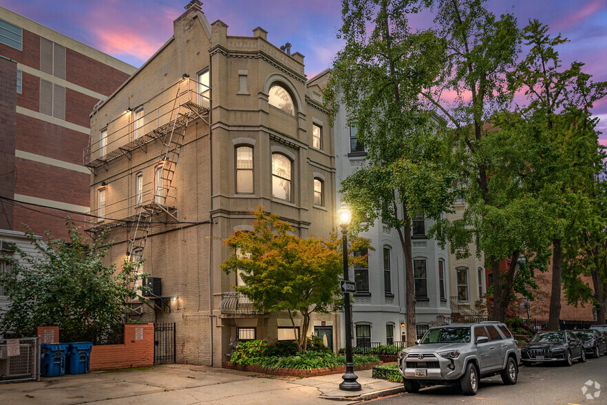 1906 Sunderland Pl NW, Washington, DC en venta - Foto del edificio - Imagen 1 de 33