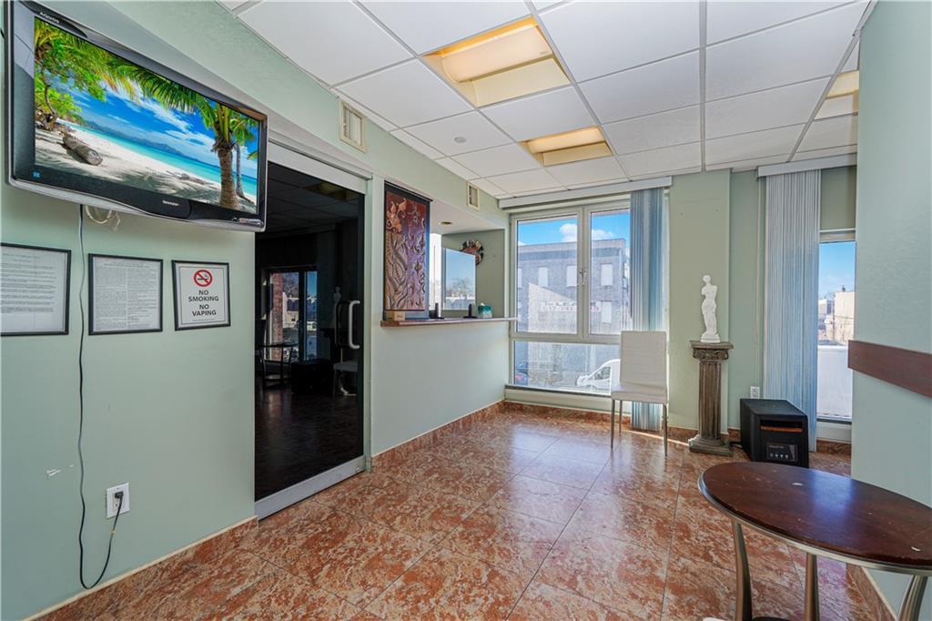 2177 65th St, Brooklyn, NY 11204 - Unidad 2C -  - Foto del interior - Image 1 of 17