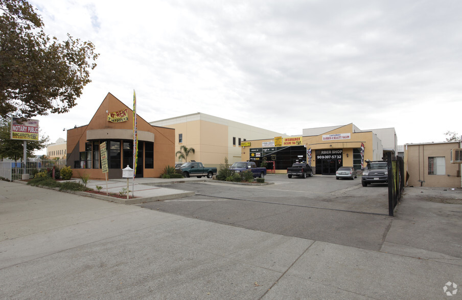 1470-1472 W Holt Ave, Pomona, CA en venta - Foto del edificio - Imagen 3 de 29