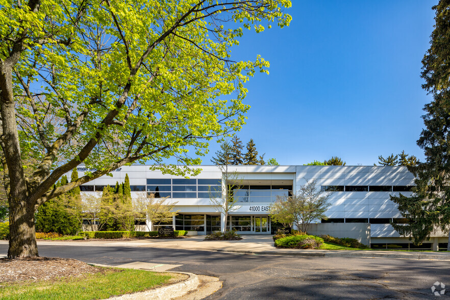 41000 Woodward Ave, Bloomfield Hills, MI en alquiler - Foto del edificio - Imagen 1 de 18