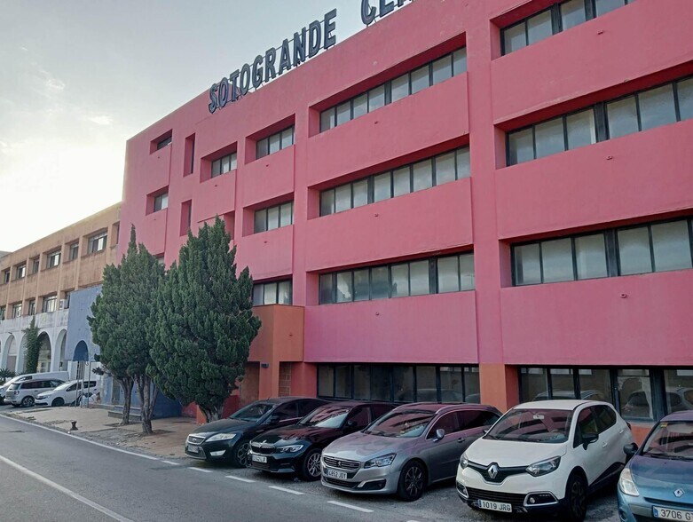 en San Roque, Cádiz en venta - Foto del edificio - Imagen 1 de 27