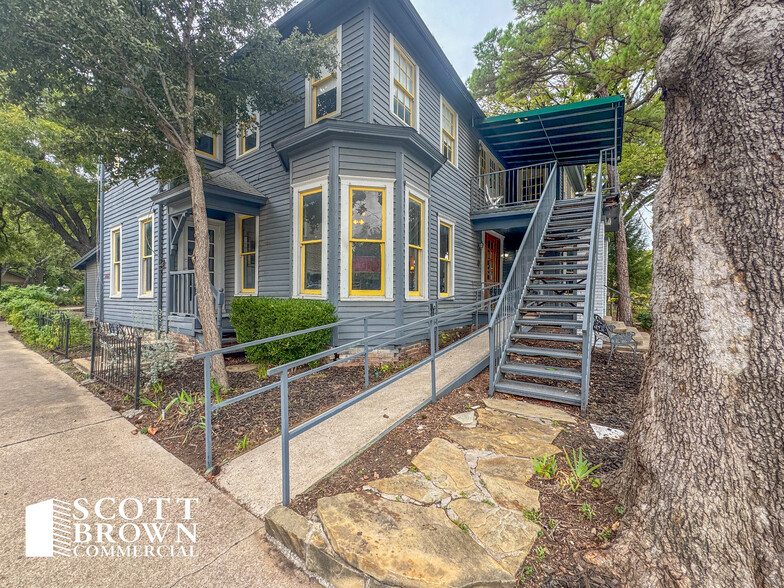 821 N Locust St, Denton, TX en venta - Foto del edificio - Imagen 2 de 10