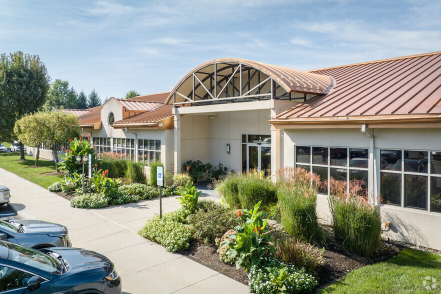 2 Medical Park Dr, West Nyack, NY en alquiler - Foto del edificio - Imagen 1 de 10