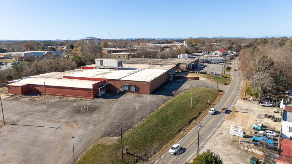 2146 Highland Ave NE, Hickory, NC en venta - Foto del edificio - Imagen 1 de 15