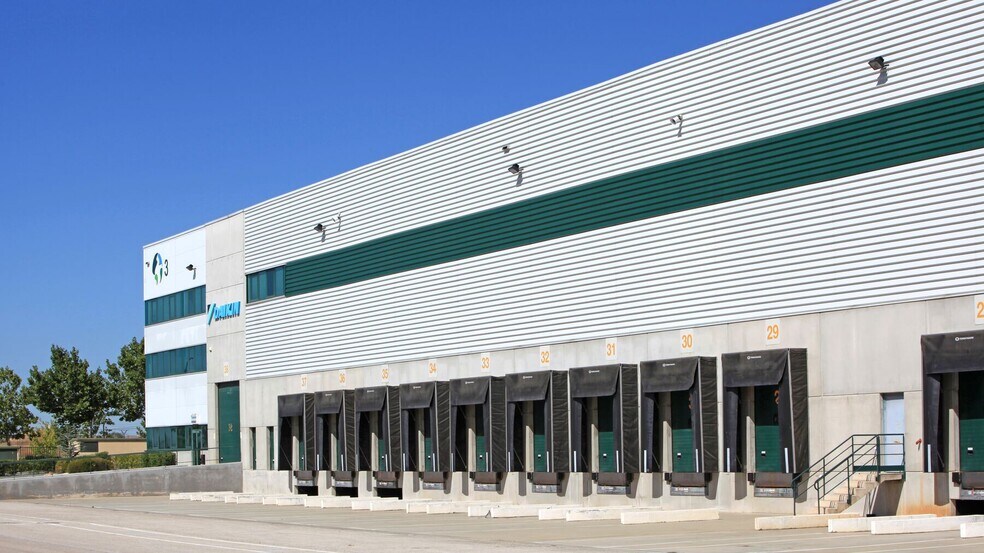 Calle Francisco Rabal, 1, Alcalá de Henares, Madrid en alquiler - Foto del edificio - Imagen 3 de 9