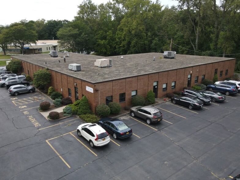 17-19 Linden Park, Rochester, NY en alquiler - Foto del edificio - Imagen 1 de 5