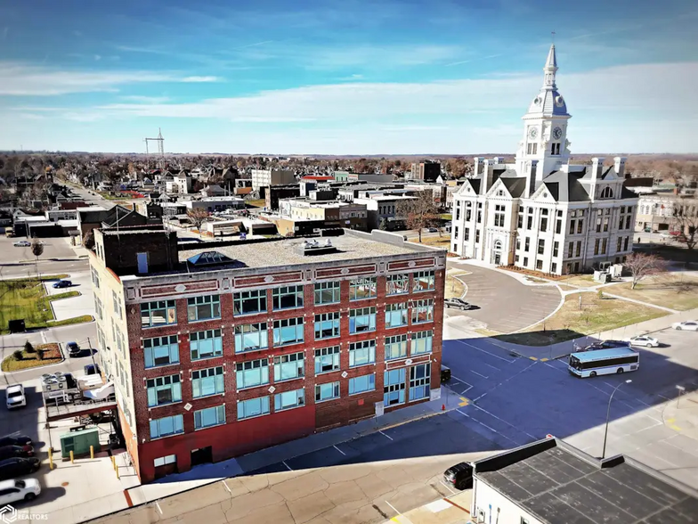 11 E Church St, Marshalltown, IA en alquiler - Foto del edificio - Imagen 1 de 3