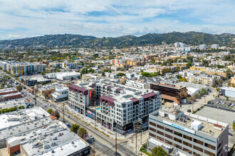 6933 Santa Monica Blvd, Los Angeles, CA - VISTA AÉREA  vista de mapa