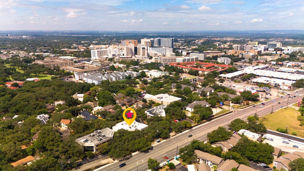 5545 Fredericksburg Rd, San Antonio, TX en venta - Foto del edificio - Imagen 3 de 27