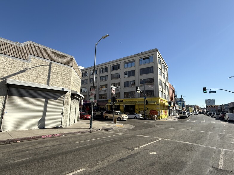 369 Wall St, Los Angeles, CA en alquiler - Foto del edificio - Imagen 2 de 3