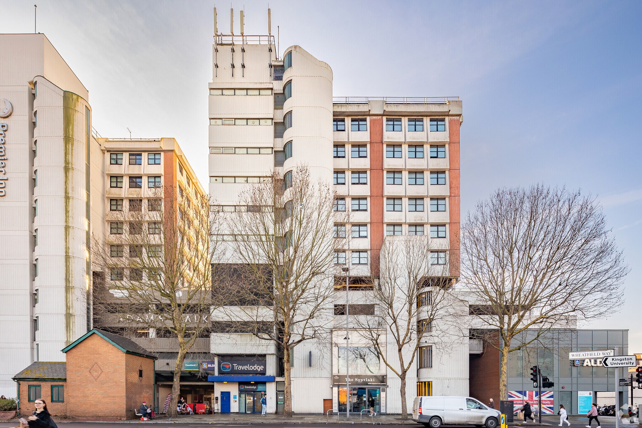 Wheatfield Way, Kingston Upon Thames en alquiler Foto principal- Imagen 1 de 5