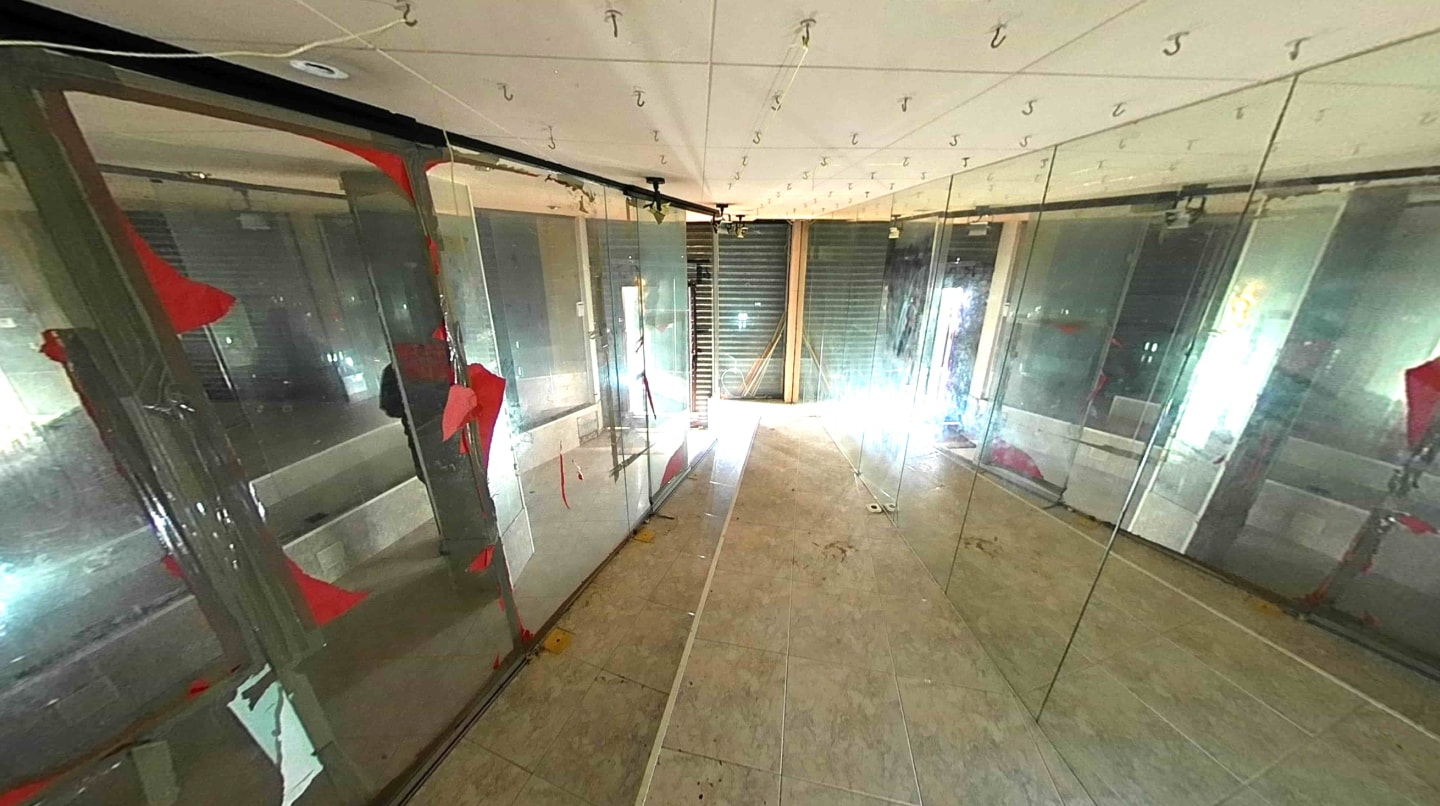 Mataró, BAR 08303 - Unidad 3-4-5 -  - Foto del interior - Image 1 of 18