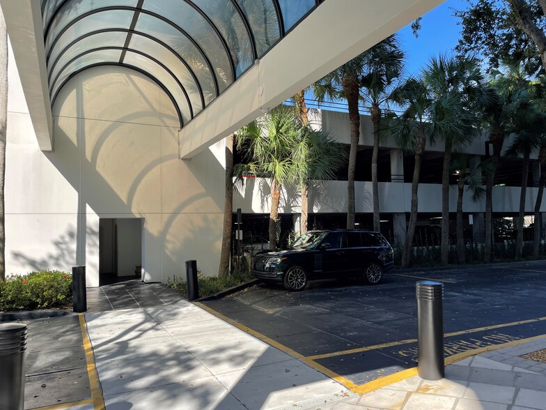 1401 Forum Way, West Palm Beach, FL en alquiler - Foto del edificio - Imagen 2 de 8