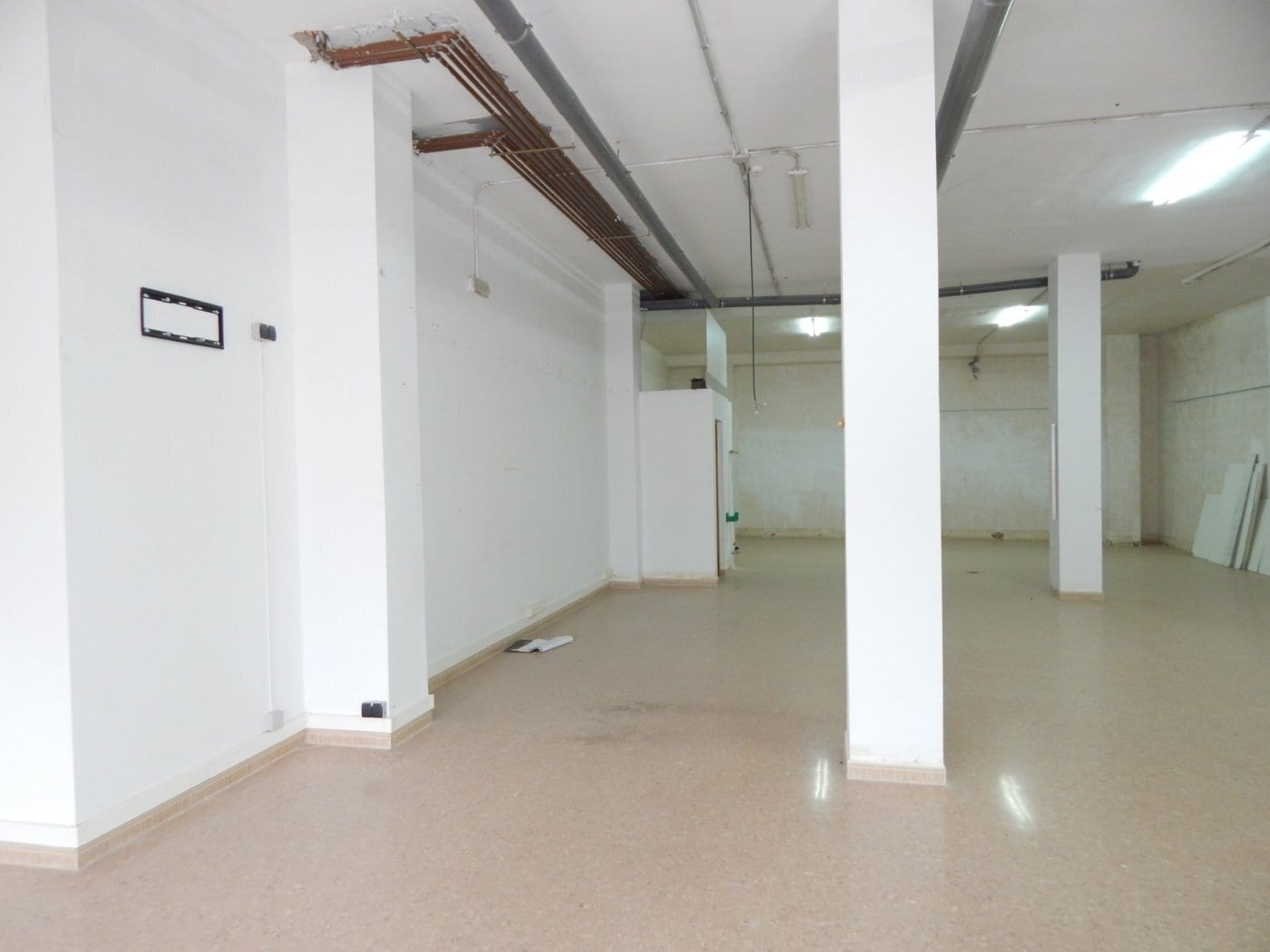 Local en València en alquiler Foto del edificio- Imagen 1 de 11