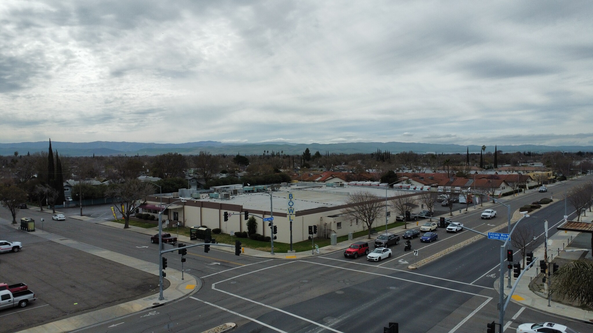 2365 East St, Tracy, CA en venta Foto del edificio- Imagen 1 de 6