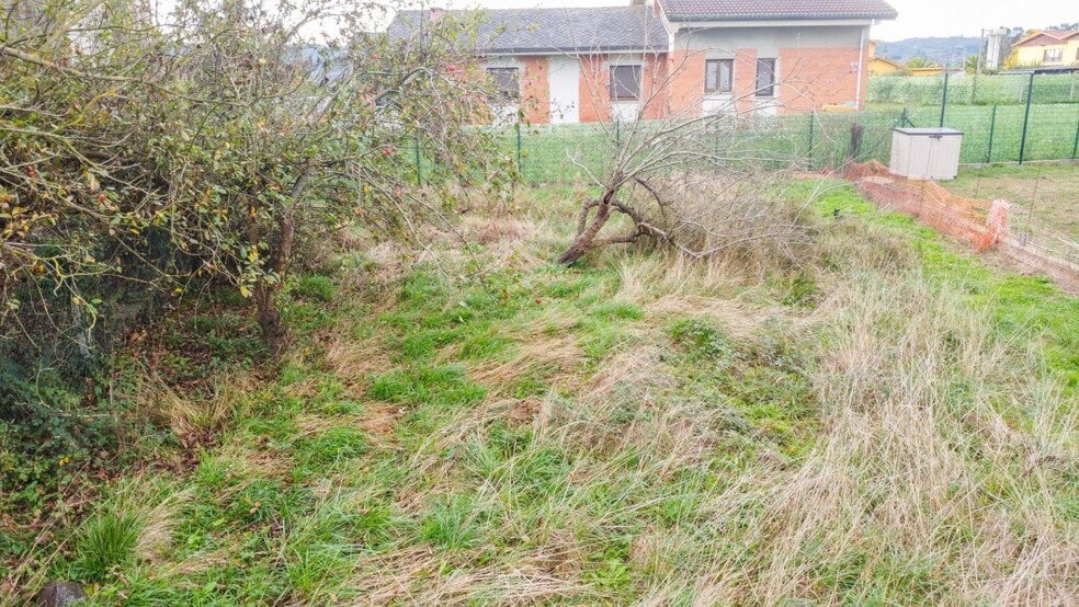 Calle Fuentespino, S/N, Siero, Asturias en venta - Foto del edificio - Imagen 2 de 27