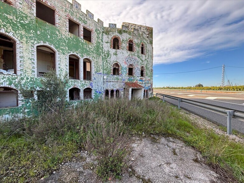 Hotel y hospedaje en Alcanar, Tarragona en venta - Foto del edificio - Imagen 3 de 6