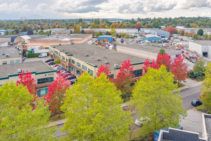 20285 Stewart Cres, Maple Ridge, BC en alquiler - Foto del edificio - Imagen 2 de 3