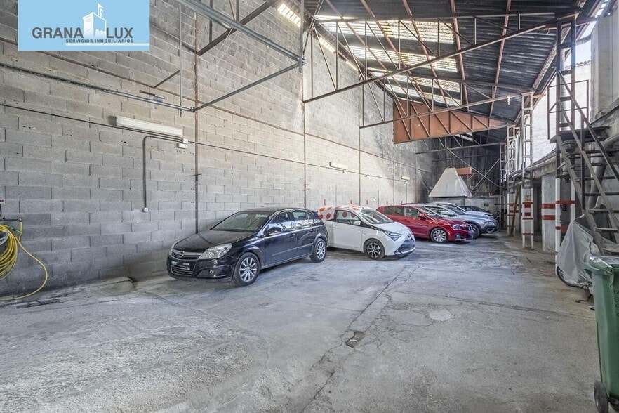 Calle Comendadoras de Santiago, Granada, Granada en venta - Foto del edificio - Imagen 3 de 8