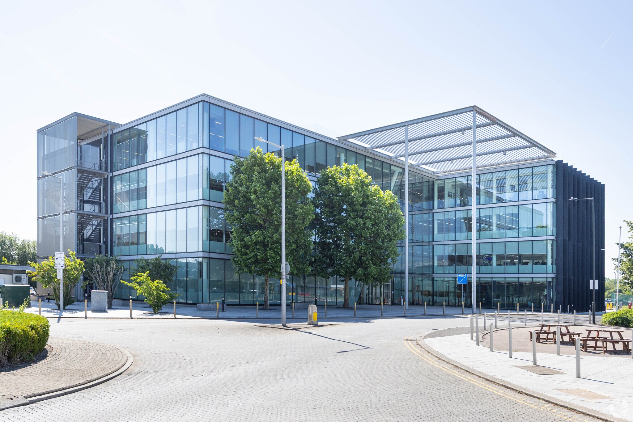 3 Beehive Ring Rd, Gatwick en alquiler Foto principal- Imagen 1 de 9