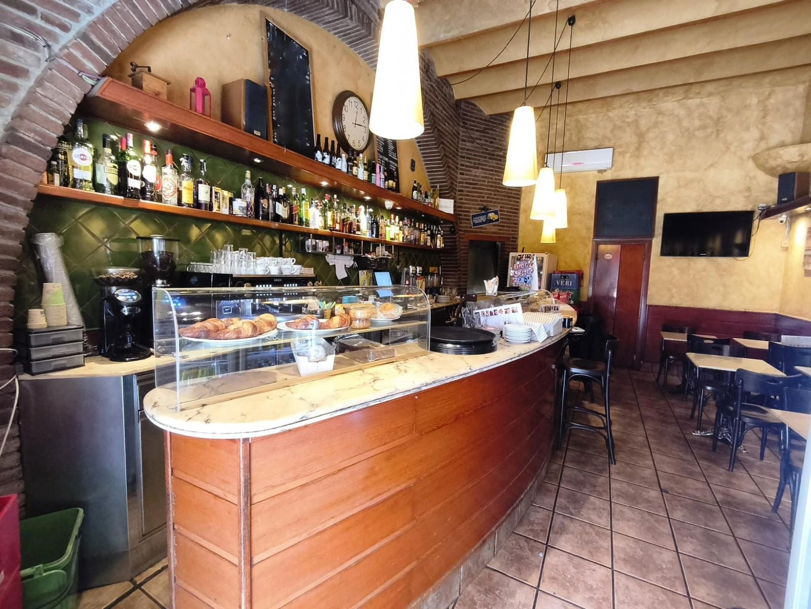 Local en L'Hospitalet de Llobregat, Barcelona en alquiler Foto principal- Imagen 1 de 2