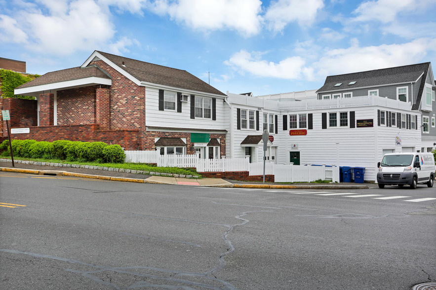 179 Cherry St, New Canaan, CT en venta - Foto del edificio - Imagen 3 de 13