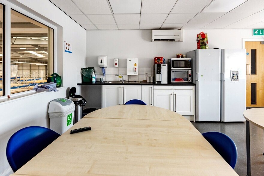 Stafford Dr, Shrewsbury en alquiler - Foto del interior - Imagen 3 de 6