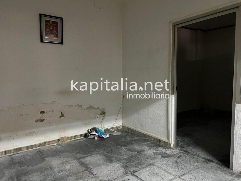 Local en Ontinyent, Valencia en venta - Foto del edificio - Imagen 2 de 7