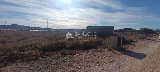 Más detalles de Polígono Industrial la Buitrera, 3, Monforte del Cid - Terreno en venta