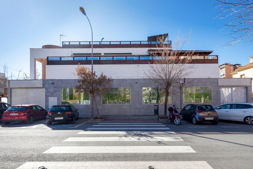 Calle Bruselas, 8, Granada, Granada en venta - Foto del edificio - Imagen 1 de 37