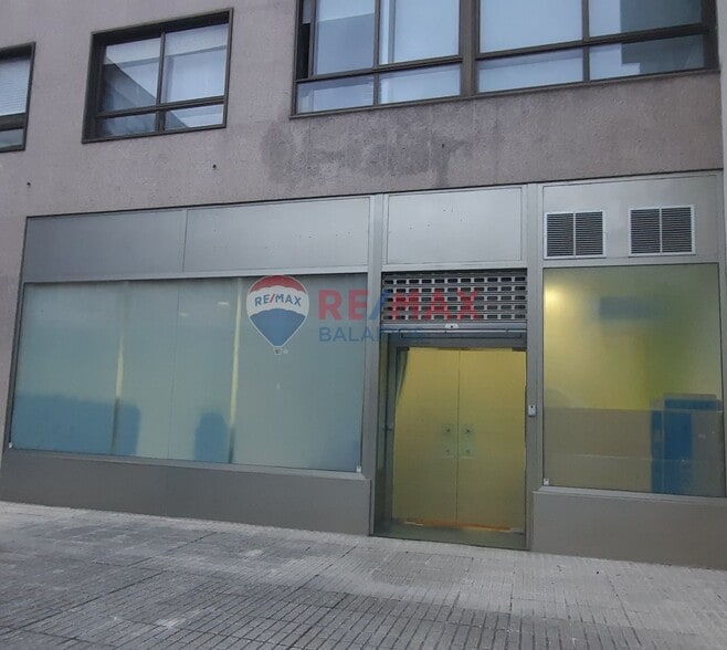Local en Vigo en venta - Foto del edificio - Imagen 3 de 36