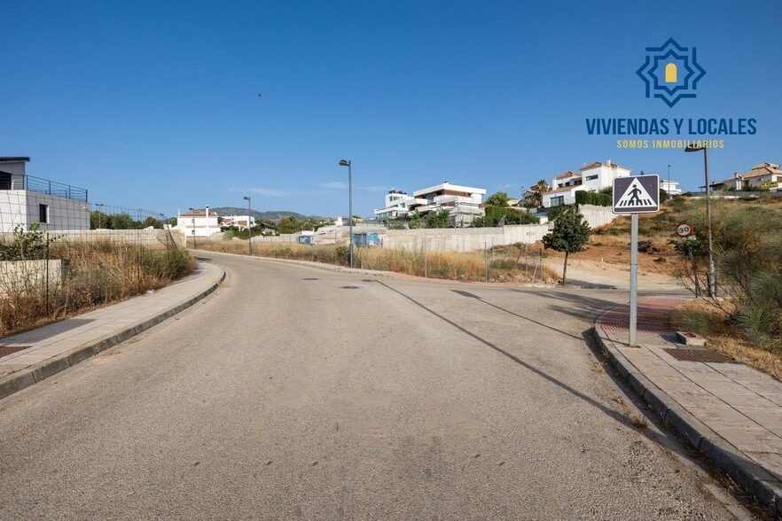 Calle Cúllar Vega, 42, La Zubia, Granada en venta - Foto del edificio - Imagen 3 de 18