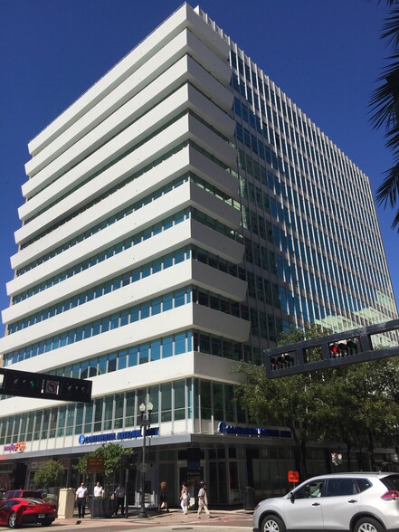 10 NE 1st Ave, Miami, FL en alquiler - Foto del edificio - Imagen 1 de 20