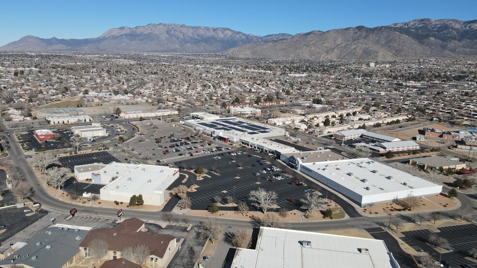 11110-11150 Lomas Blvd NE, Albuquerque, NM en alquiler - Foto del edificio - Imagen 2 de 4