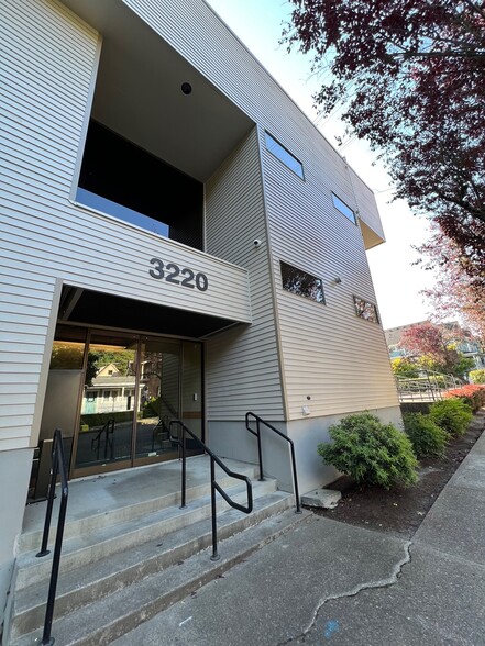 3220 SW First Ave, Portland, OR en alquiler - Foto del edificio - Imagen 1 de 14