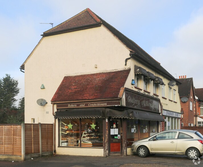 21 Butts Green Rd, Hornchurch en venta - Foto del edificio - Imagen 2 de 3