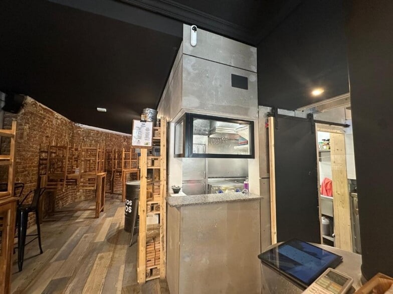 Local en Madrid, Madrid en alquiler - Foto del edificio - Imagen 2 de 4