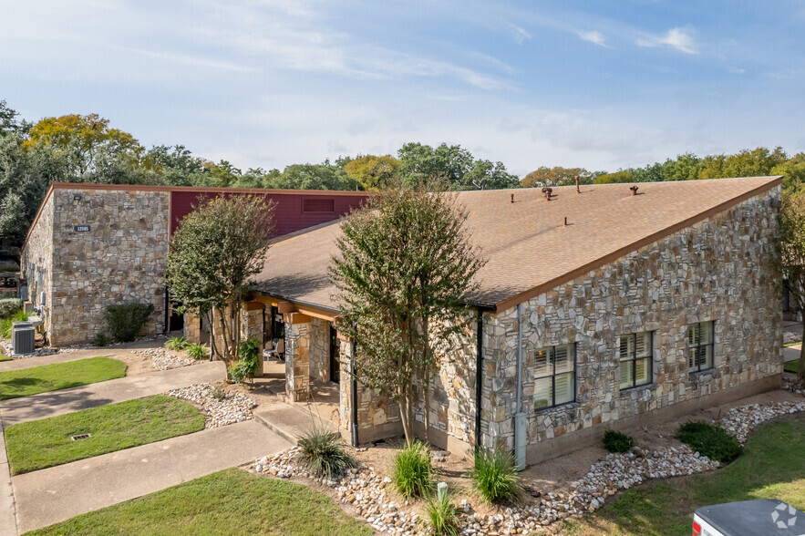 12501 Hymeadow Dr, Austin, TX en alquiler - Foto del edificio - Imagen 1 de 14